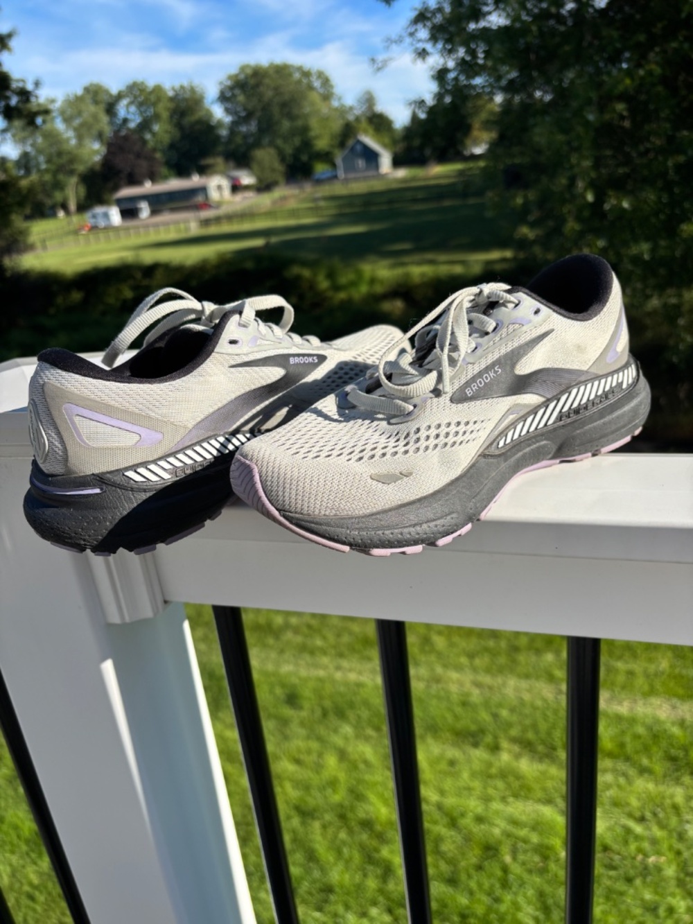 Brooks Adrenaline GTS 23 size 7